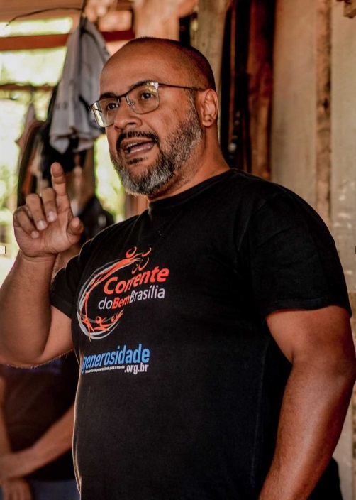 Moisés Nogueira em ação social